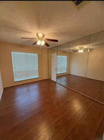 4027 W Summit Valley Drive, Houston, TX 77082