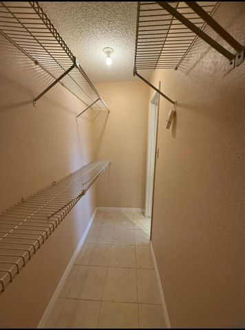 4027 W Summit Valley Drive, Houston, TX 77082