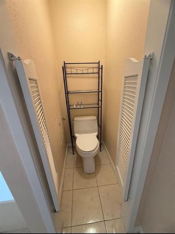 4027 W Summit Valley Drive, Houston, TX 77082