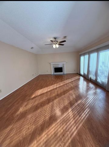 4027 W Summit Valley Drive, Houston, TX 77082