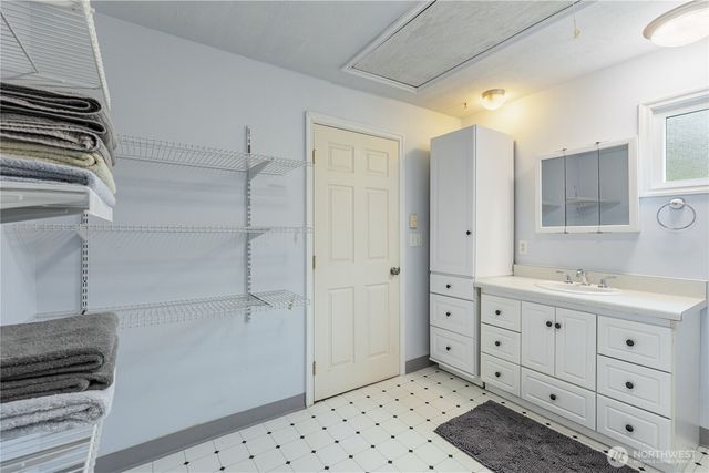5601 106th Street E, Puyallup, WA 98373