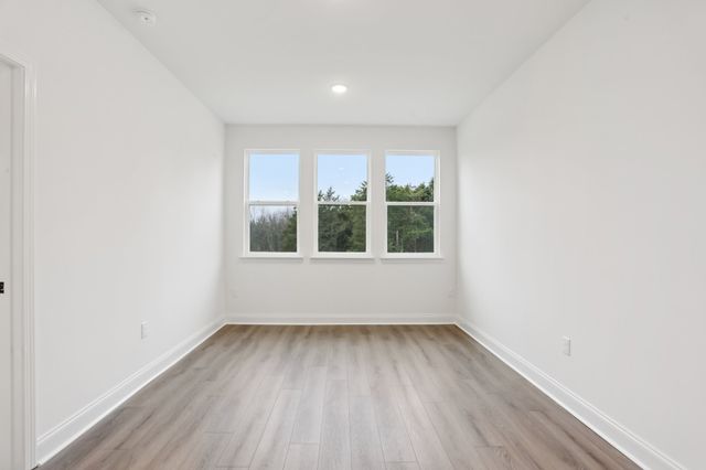 128 Dahlia Dr, La Vergne, TN 37086