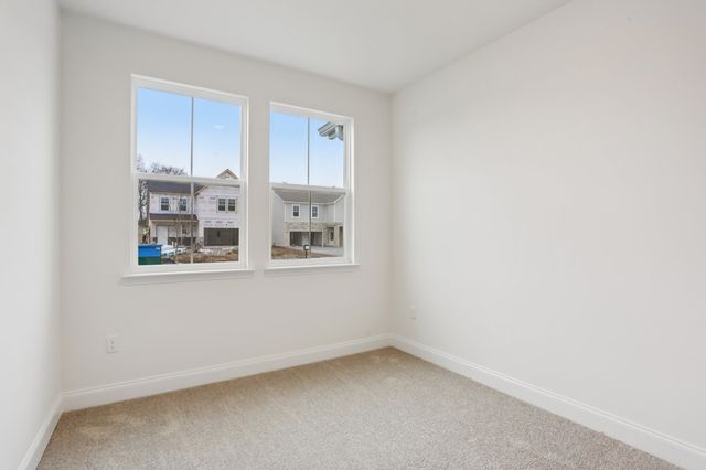 128 Dahlia Dr, La Vergne, TN 37086