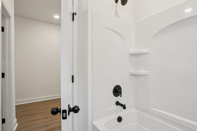 128 Dahlia Dr, La Vergne, TN 37086