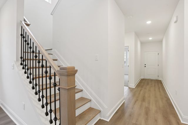 128 Dahlia Dr, La Vergne, TN 37086