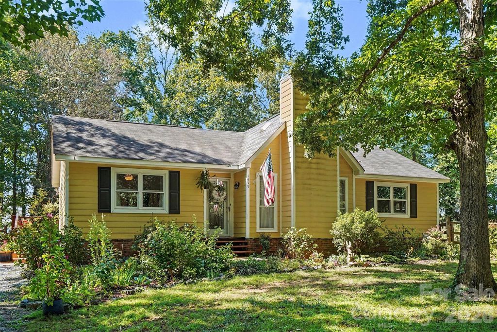 1419 Parkside Drive, Wesley Chapel, NC 28110