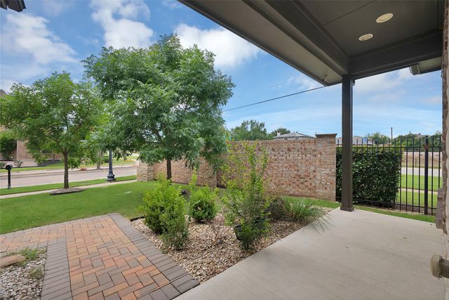 6828 Chase Street, North Richland Hills, TX 76182