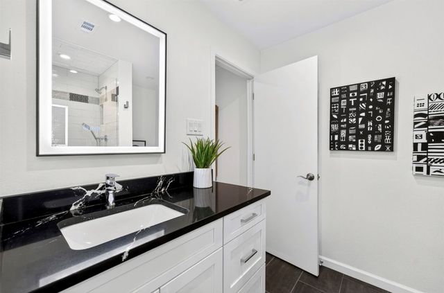9805 Airline Road, Dallas, TX 75230