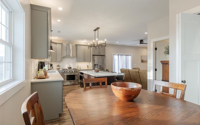 60 Dearborn Circle, Walpole, NH 03608