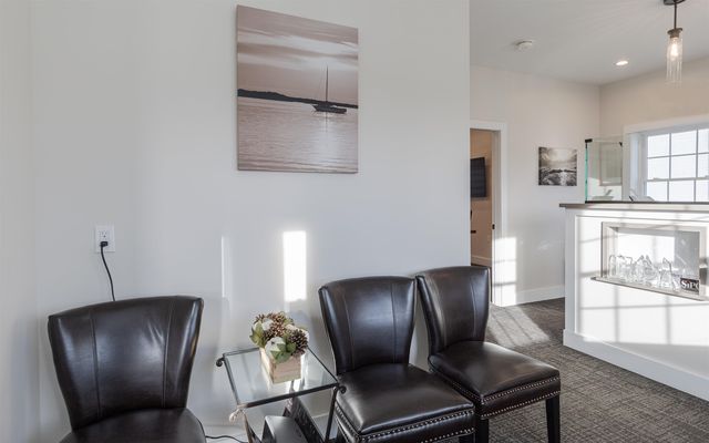 60 Dearborn Circle, Walpole, NH 03608