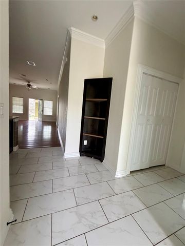 398 Mesa DR B, Del Valle, TX 78617