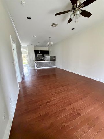 398 Mesa DR B, Del Valle, TX 78617