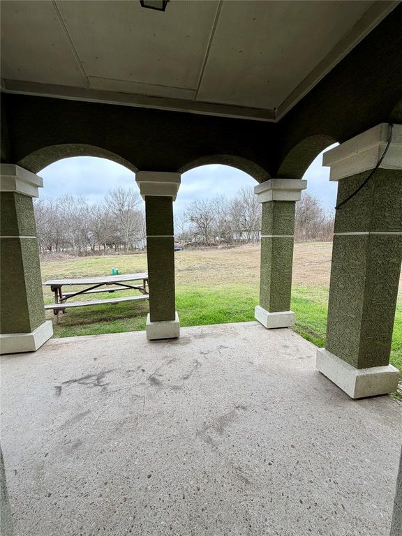 398 Mesa DR B, Del Valle, TX 78617