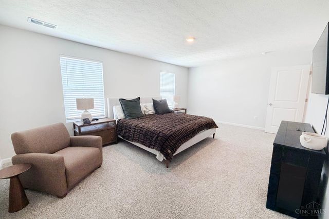 108 Woodcreek Lane, New Richmond, OH 45157