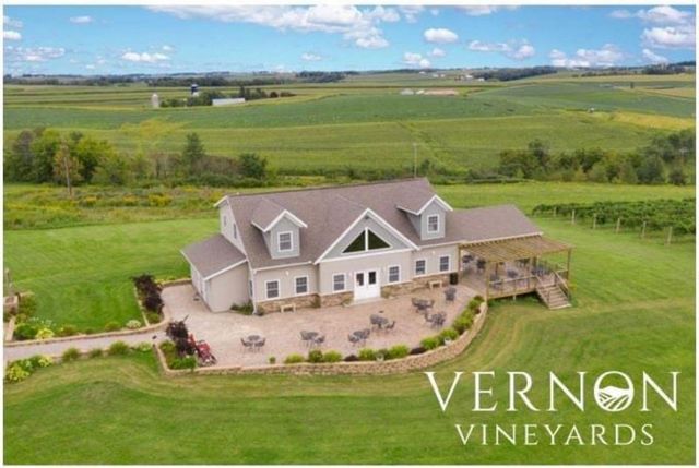 S3424 Peterson Lane, Viroqua, WI 54665