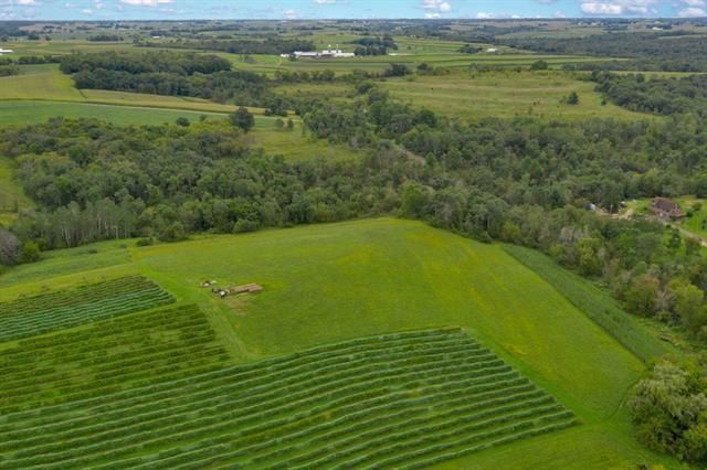 S3424 Peterson Lane, Viroqua, WI 54665