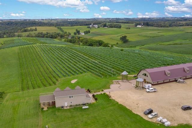 S3424 Peterson Lane, Viroqua, WI 54665