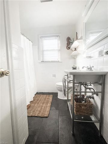 246 A View AVE A, Norfolk, VA 23503