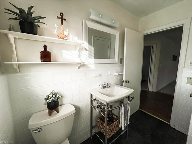 246 A View AVE A, Norfolk, VA 23503