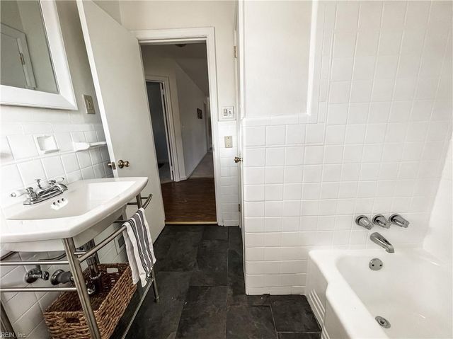 246 A View AVE A, Norfolk, VA 23503