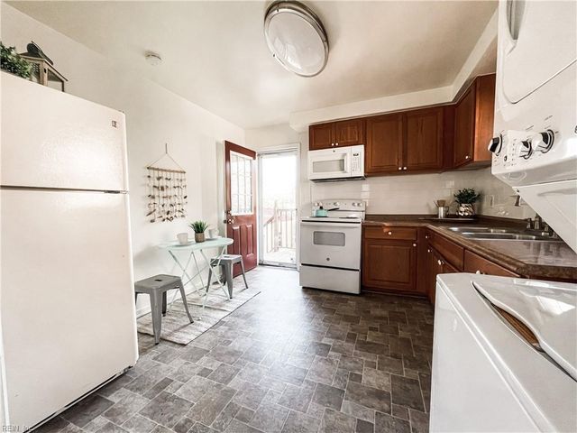 246 A View AVE A, Norfolk, VA 23503