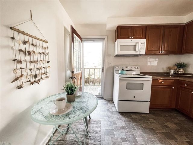 246 A View AVE A, Norfolk, VA 23503