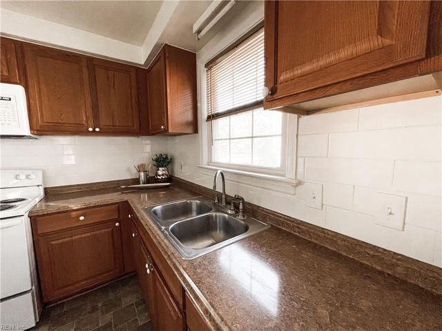 246 A View AVE A, Norfolk, VA 23503