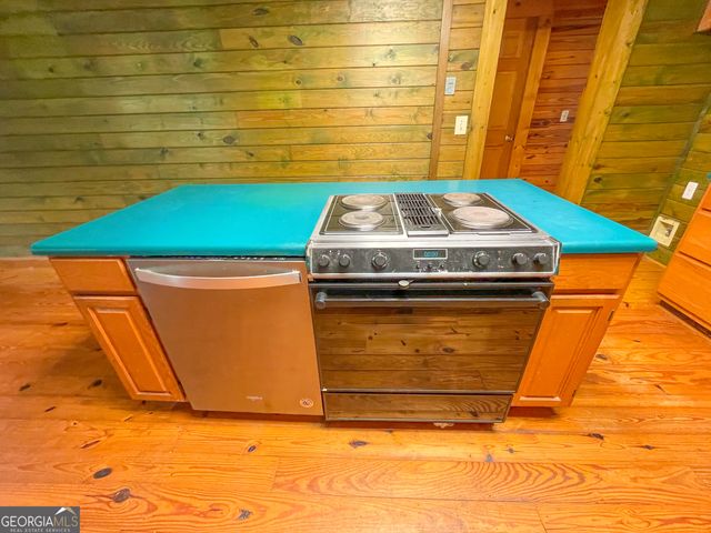 305 West Drive, Roopville, GA 30170