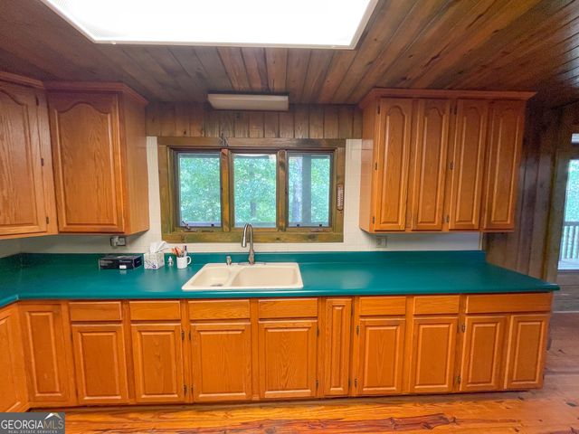 305 West Drive, Roopville, GA 30170