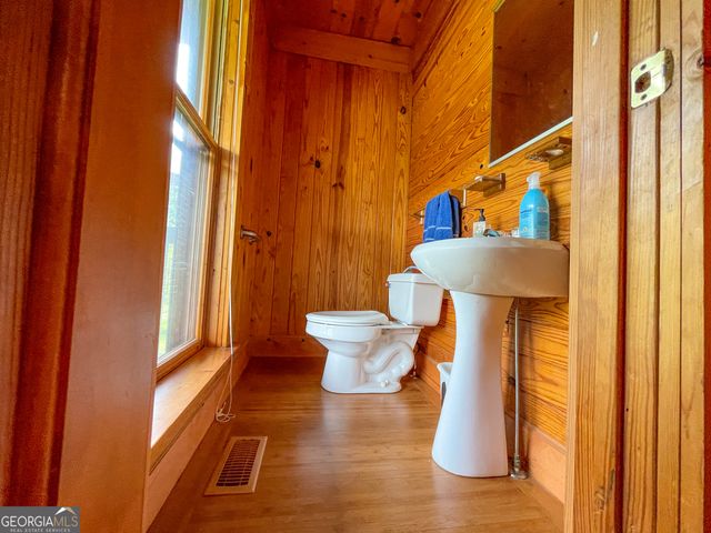 305 West Drive, Roopville, GA 30170