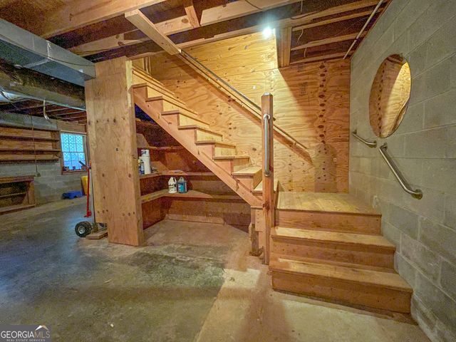 305 West Drive, Roopville, GA 30170