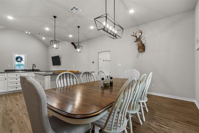 913 Day Star Drive, Hewitt, TX 76643