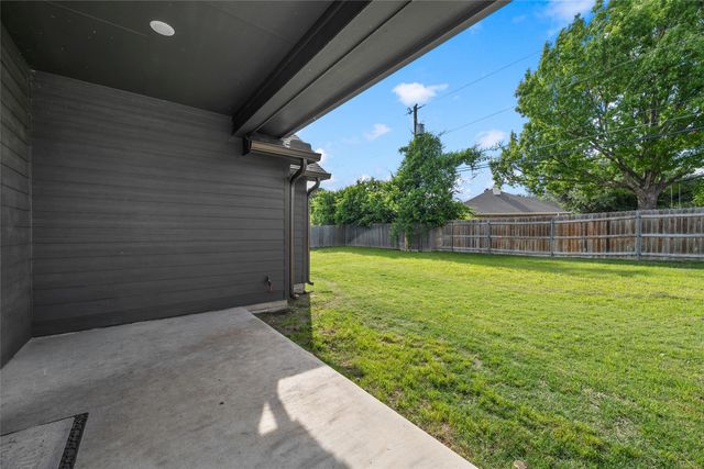 913 Day Star Drive, Hewitt, TX 76643