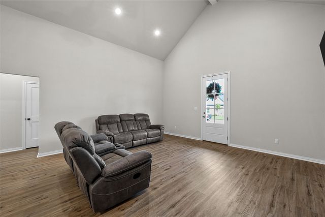 913 Day Star Drive, Hewitt, TX 76643