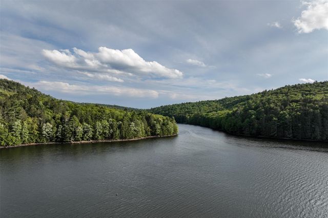 83 Plank Road W, Forestburgh, NY 12777
