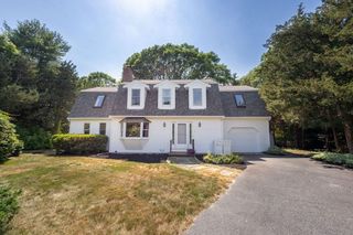 5 Samoset Ln, Falmouth, MA 02540