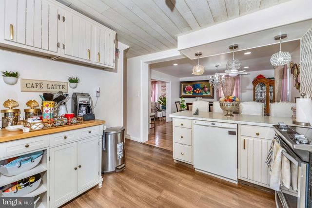 136 LINGLESTOWN RD, Harrisburg, PA 17110