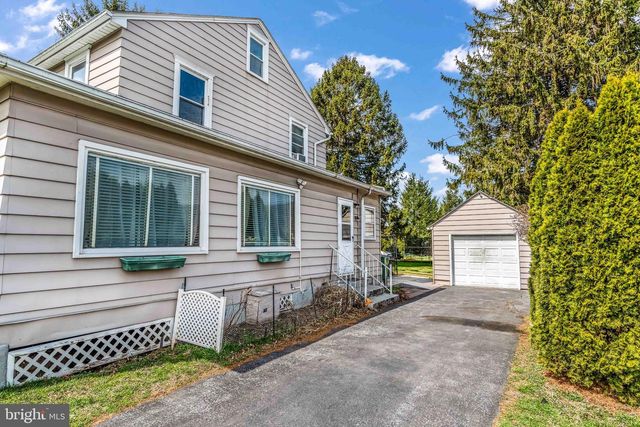 136 LINGLESTOWN RD, Harrisburg, PA 17110