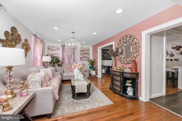 136 LINGLESTOWN RD, Harrisburg, PA 17110