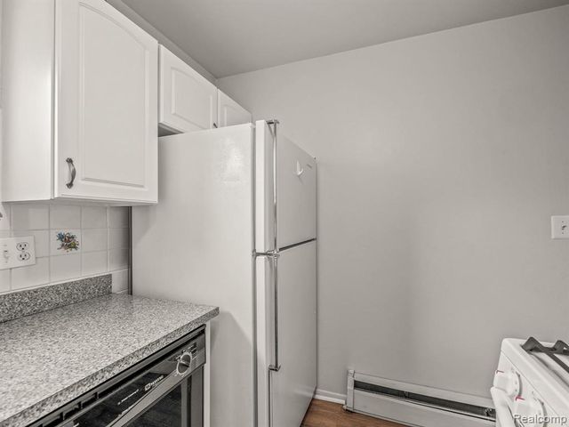 3232 Shenandoah Drive 6, Royal Oak, MI 48073