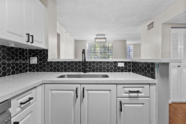 2123 Renaissance Blvd 201, Miramar, FL 33025