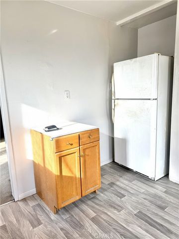 1574 Riverside, Barstow, CA 92311