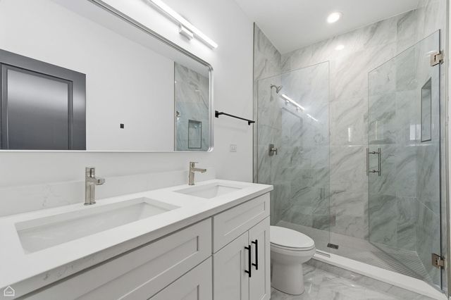 861 E 63rd Place 3, Chicago, IL 60637