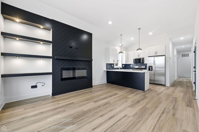 861 E 63rd Place 3, Chicago, IL 60637