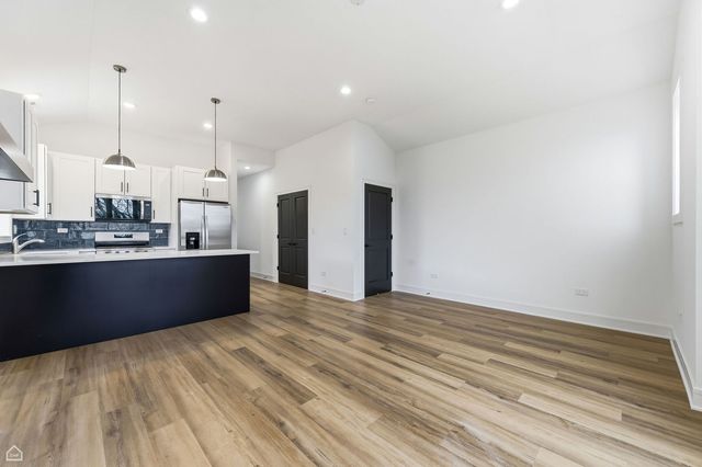 861 E 63rd Place 3, Chicago, IL 60637