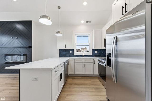 861 E 63rd Place 3, Chicago, IL 60637