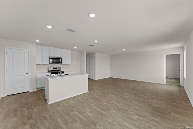 1061 Seedling Ln, Seguin, TX 78155