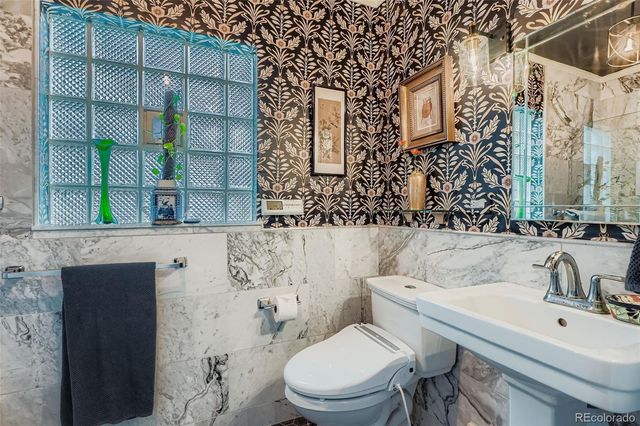 2520 Locust Street, Denver, CO 80207