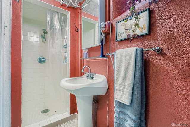 2520 Locust Street, Denver, CO 80207