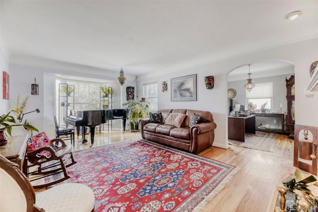 2520 Locust Street, Denver, CO 80207